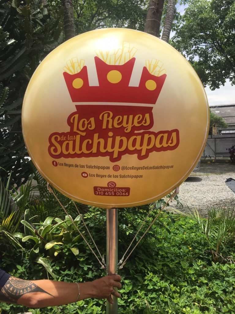 Los Reyes Salchipapas - Taktika (2)